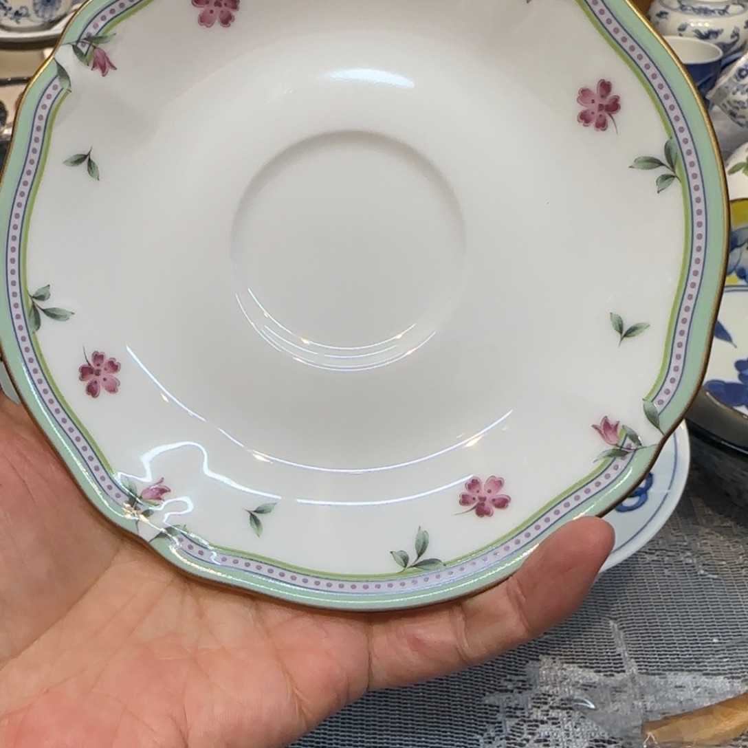 雨***子咖啡杯里的咖啡是我的最爱