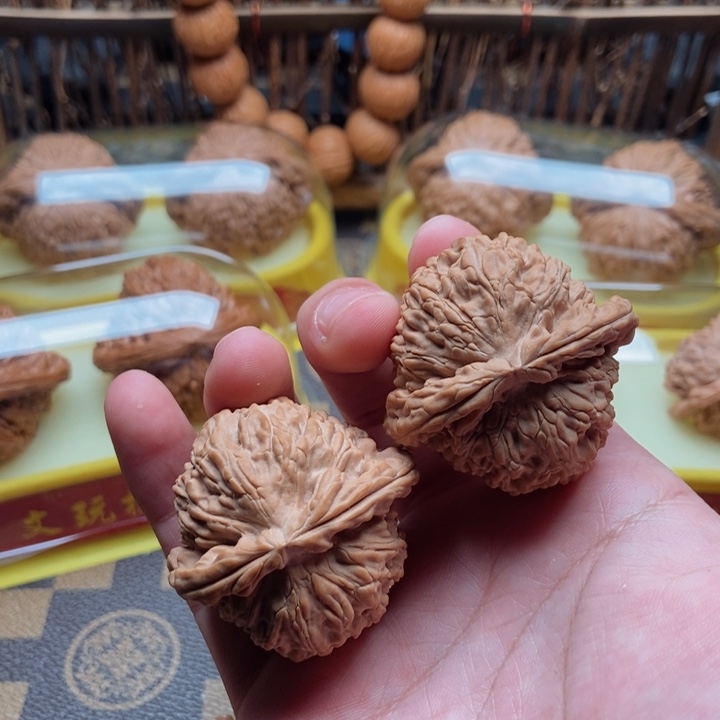 桃核吊坠与*白狮子41