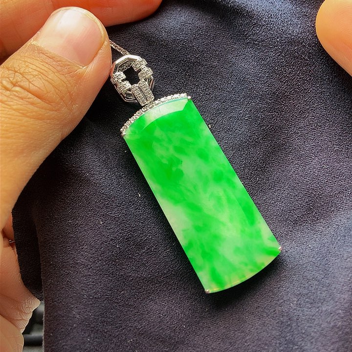 翡翠颈饰18K金镶嵌上新