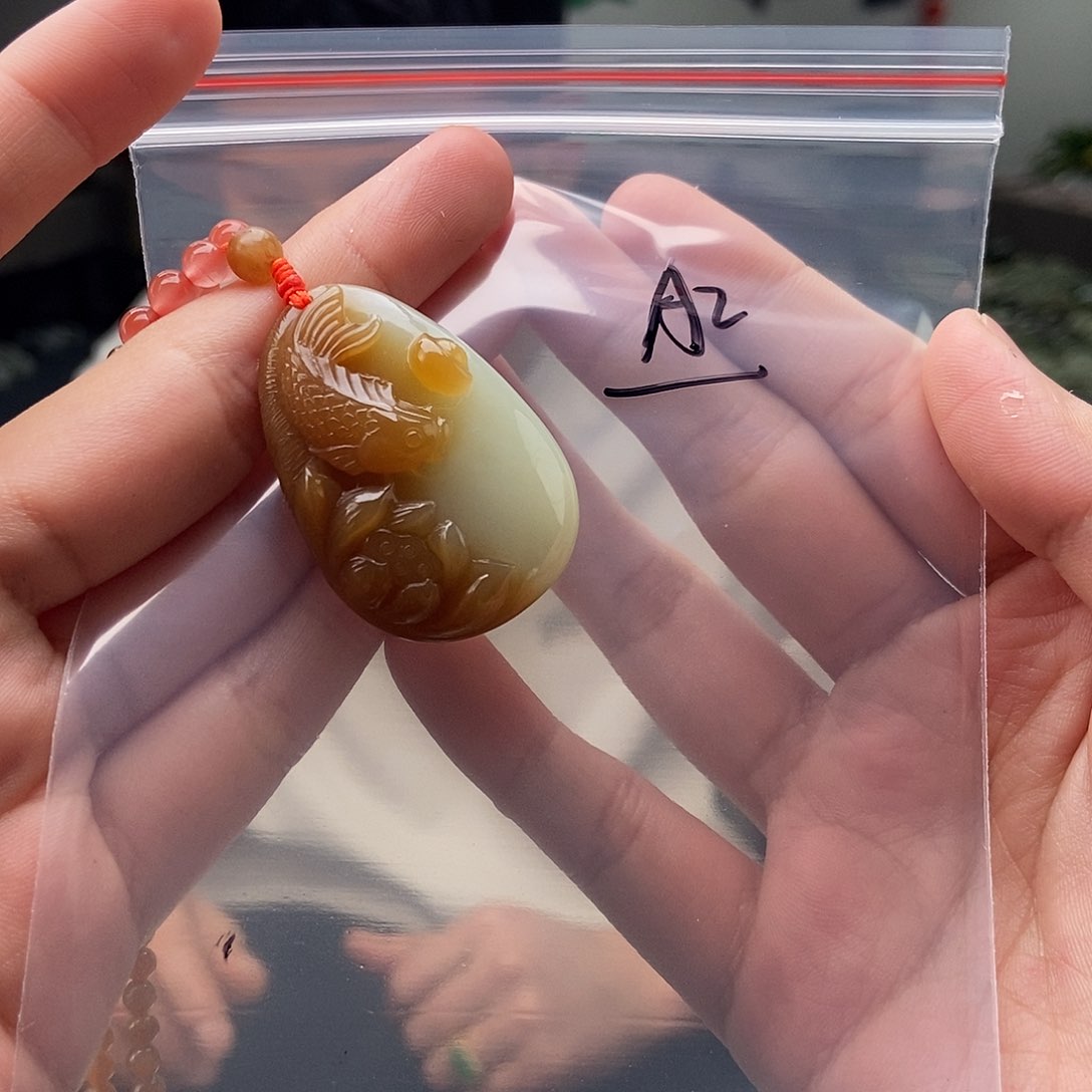 和田玉颜色多样性发拍一发一未镶嵌