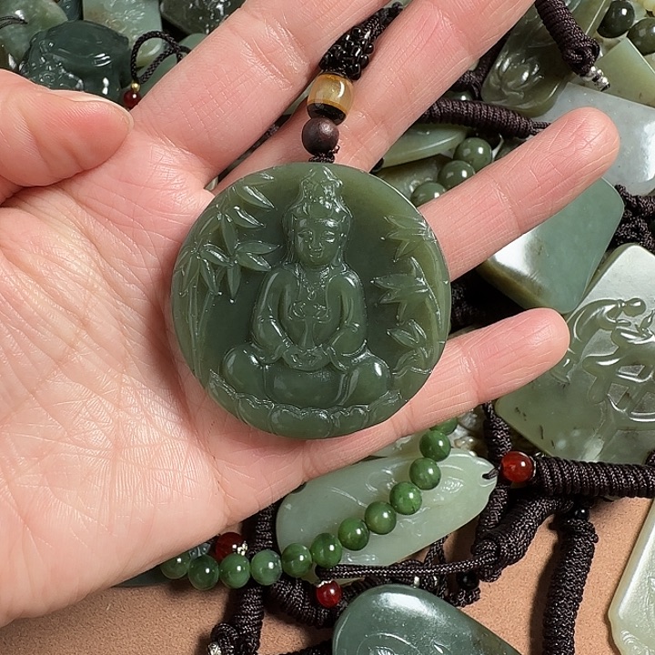 和田玉颈饰未镶嵌