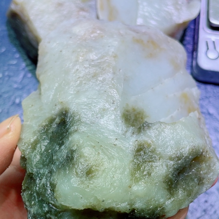 和田玉未镶嵌珠宝半成品