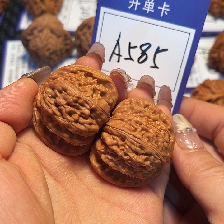 把件桃核39狮子A585