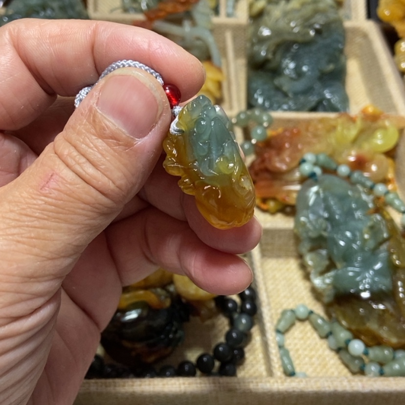 【闪购商品】蛇纹石玉颈饰未镶嵌