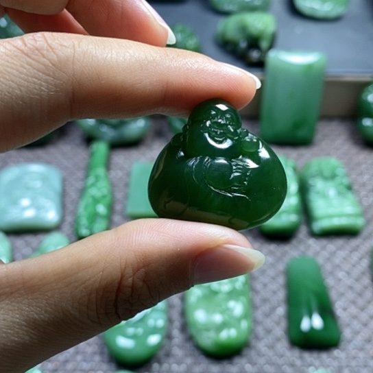 【闪购商品】颈饰未镶嵌和田玉