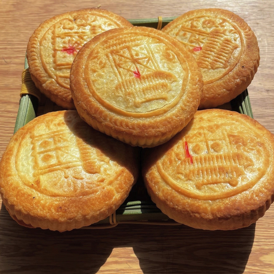 正宗山西乡宁空心月饼，口味酥脆香甜！由于商品特殊介意碎勿拍20个