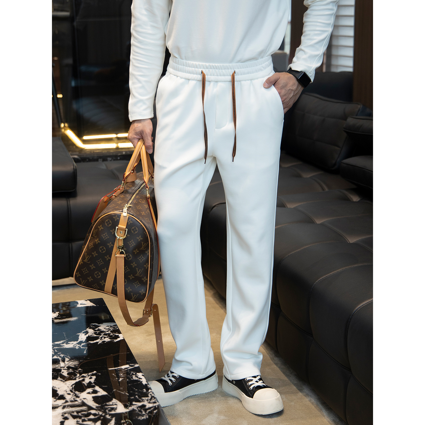 2025冬季新款轻奢高级感莫代尔混纺休闲裤厚款时尚商务直筒裤潮