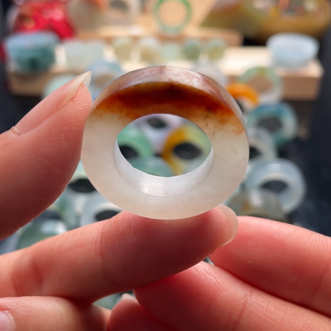 定制翡翠未镶嵌戒指