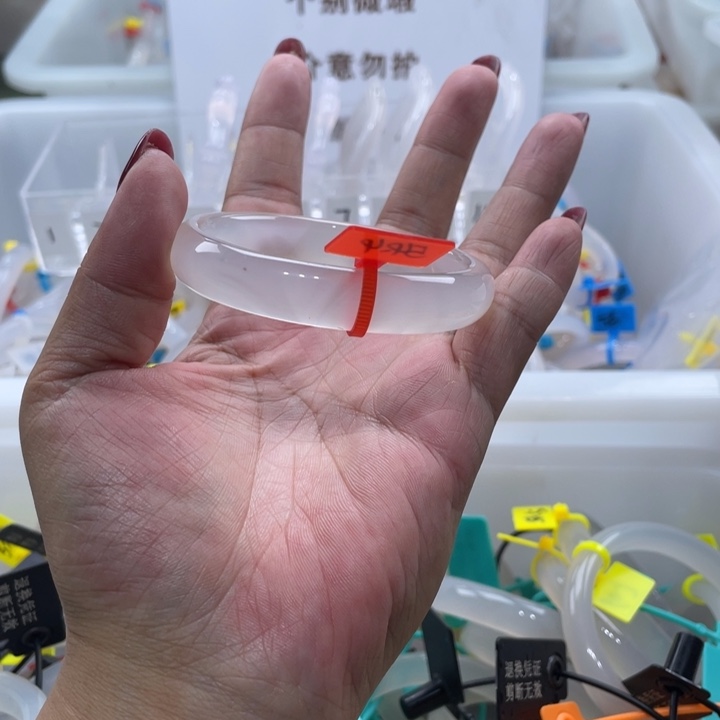 手镯玛瑙/玉髓未镶嵌
