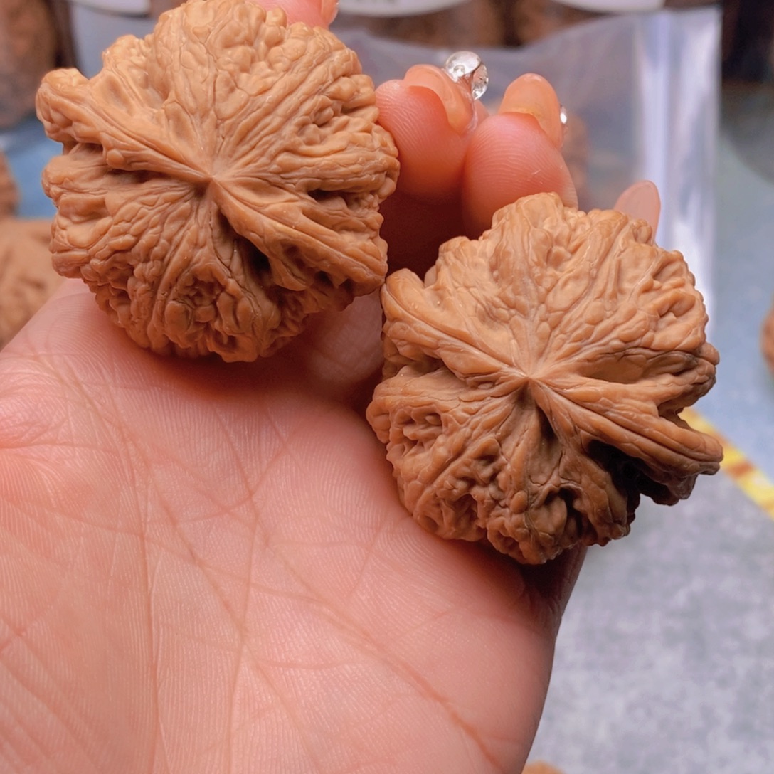 薑***炜核桃文玩核桃手把件粗筋43