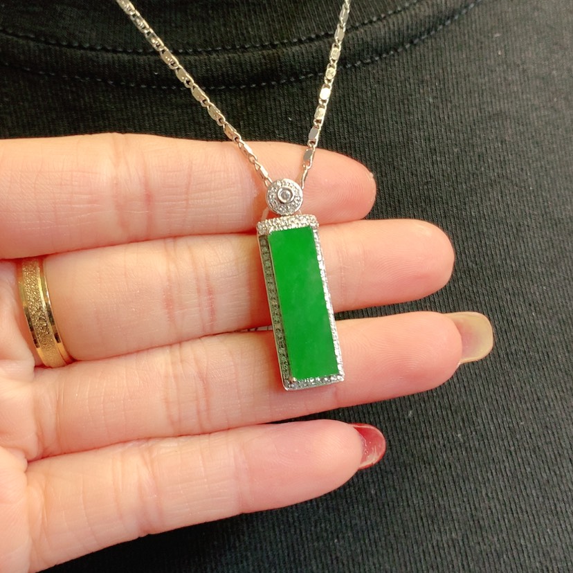 【闪购商品】翡翠吊坠(赠链)18K金镶嵌