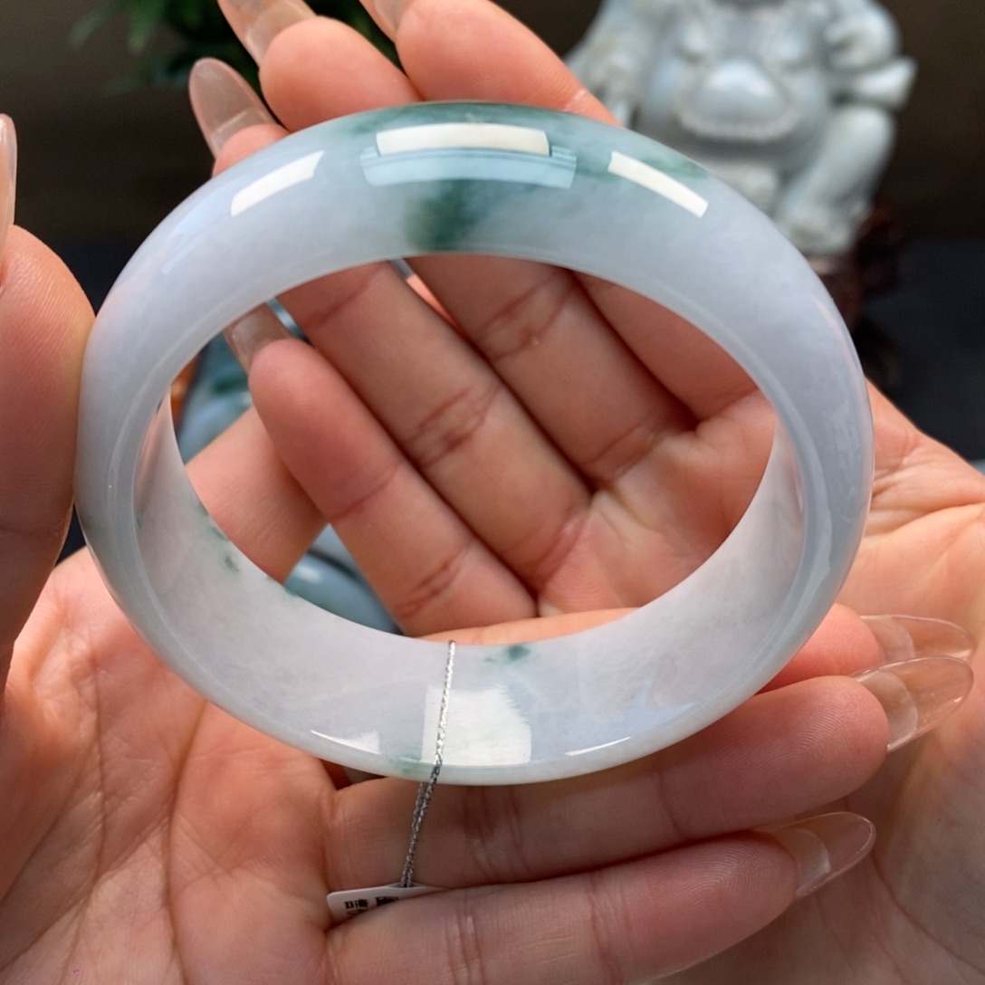 翡翠手镯未镶嵌天然