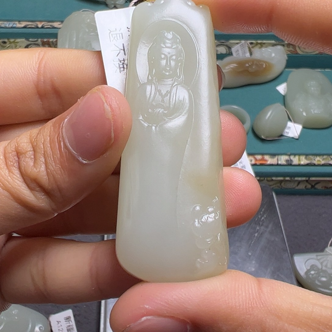 和田玉颈饰未镶嵌