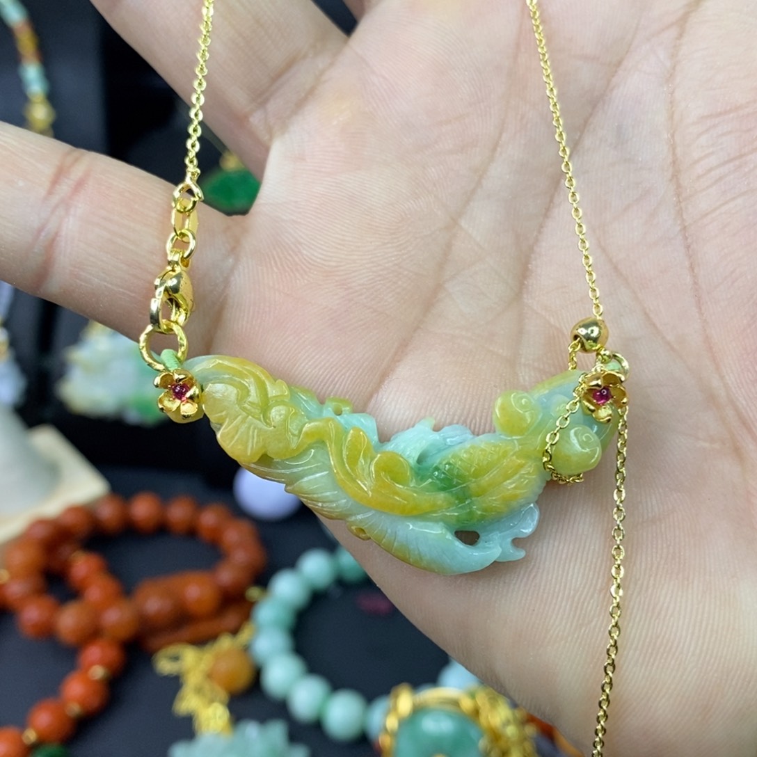 颈饰未镶嵌翡翠吊坠