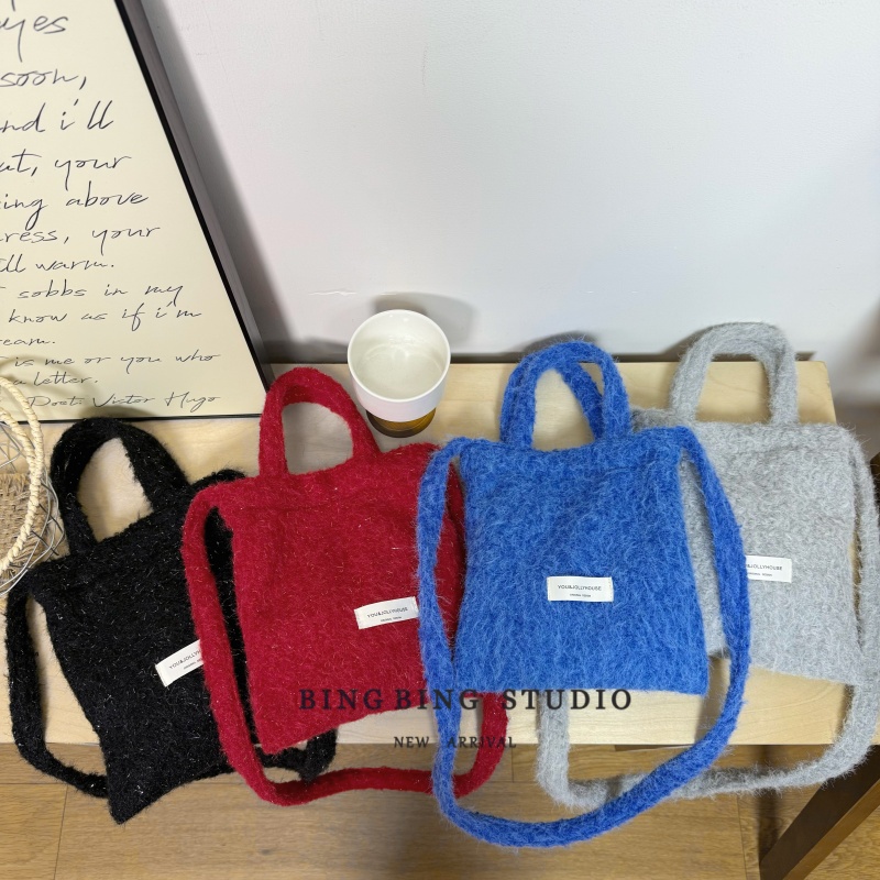 秋冬新款 纯色手机包 迷你可爱毛绒手拎斜挎包 简约小包包ins风