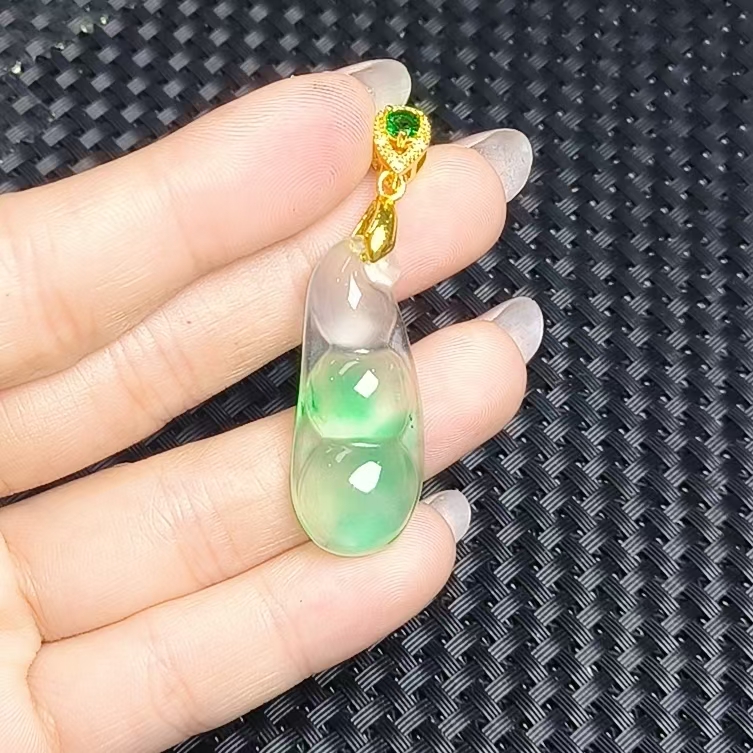 （聚宝严选）D238绿飘花冰四季豆吊坠精致气质妈妈款时尚精美