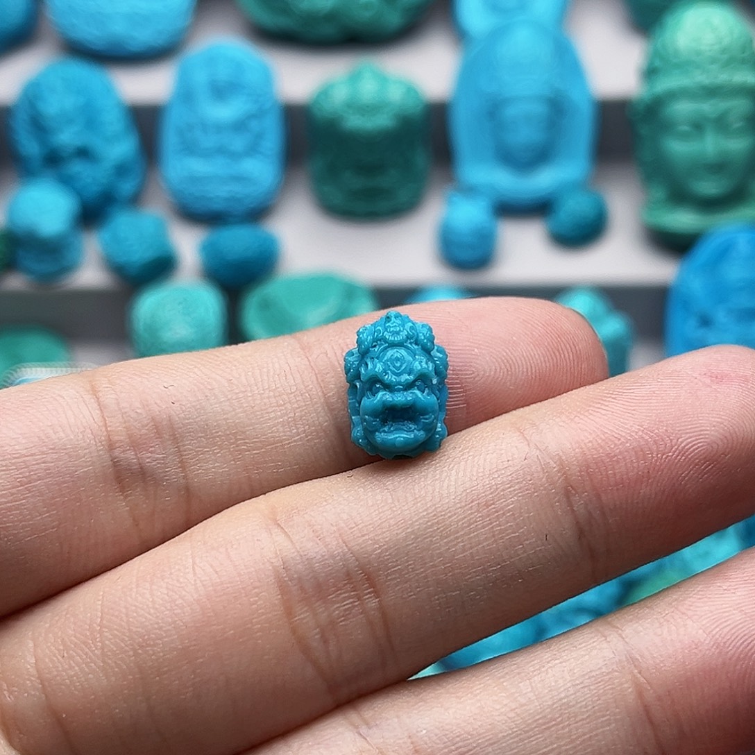 绿松石未镶嵌天然原矿雕刻绿松石