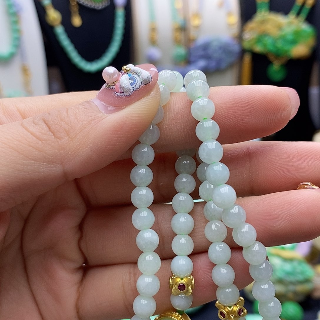 翡翠颈饰未镶嵌田****.天然