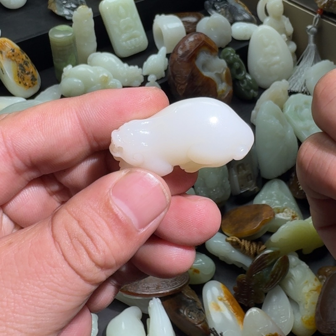 和田玉颈饰未镶嵌