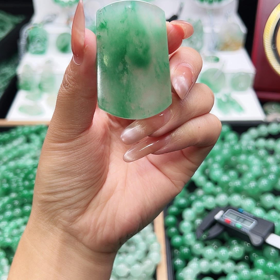 石英质玉（非洲翠）未镶嵌吊坠(赠链)