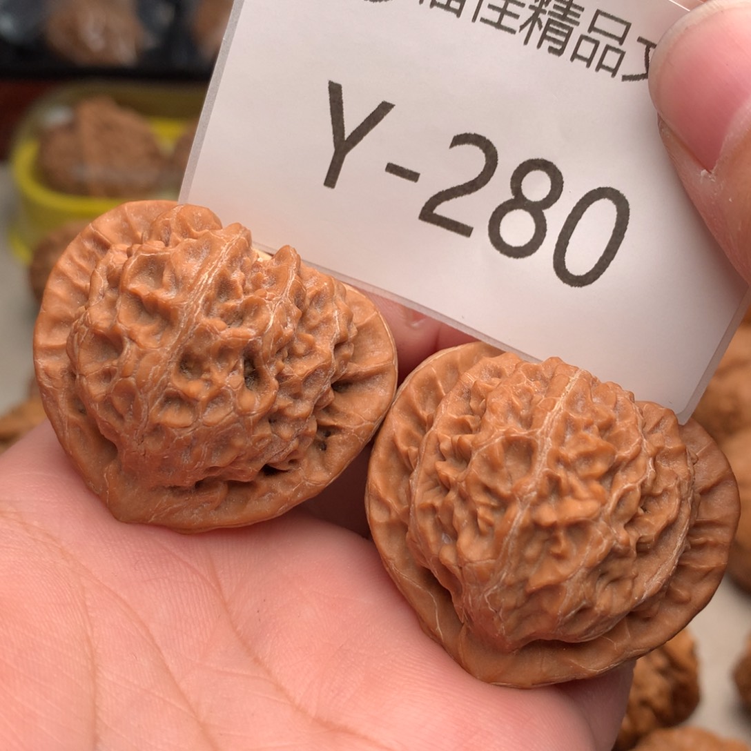 文玩核桃把件40灯………….