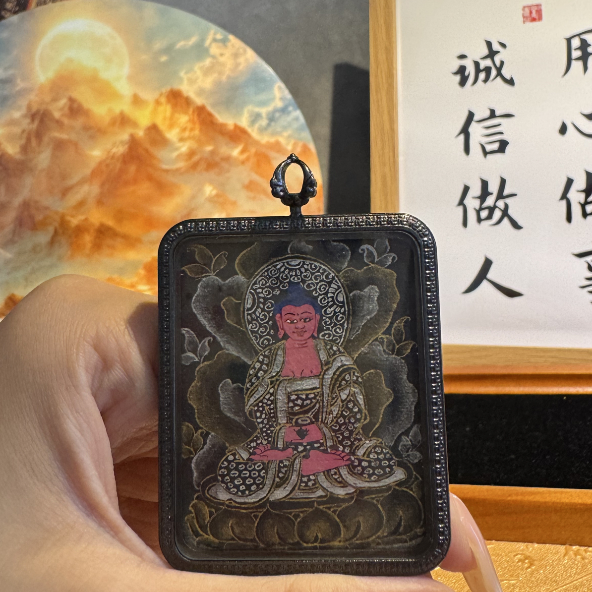 手绘黑金阿弥陀佛