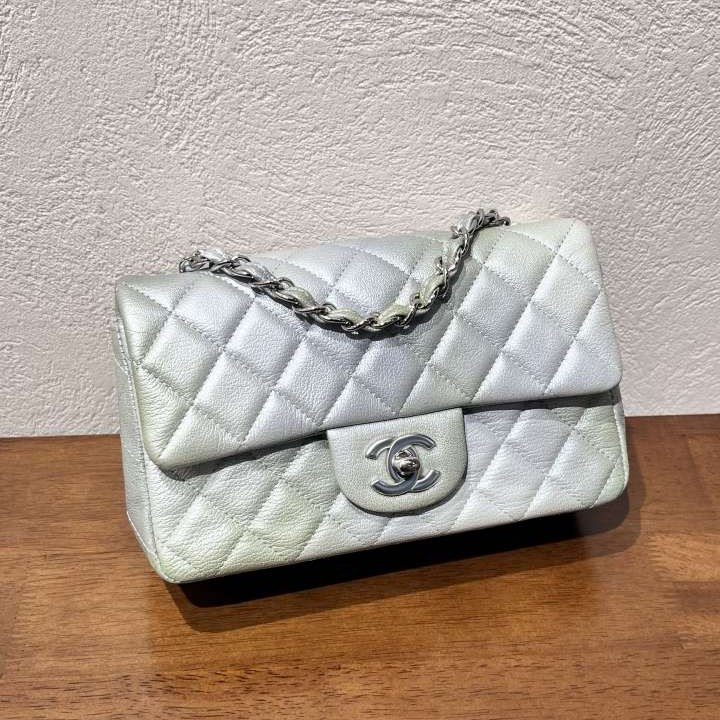 99新 Chanel/香奈儿 22C 幻彩灰绿色银扣山羊 大mini
