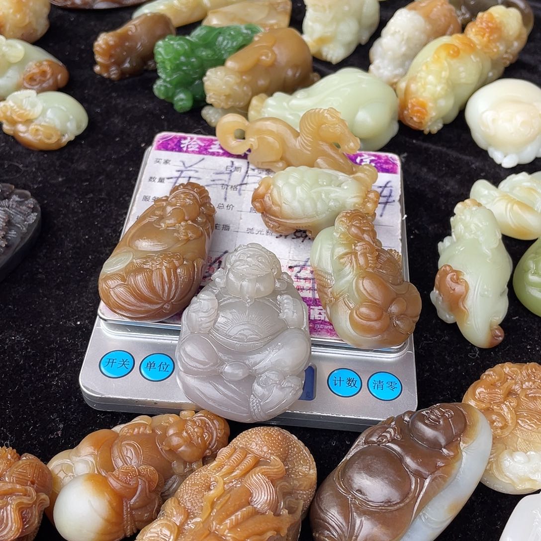 和田玉（糖玉）挂件未镶嵌