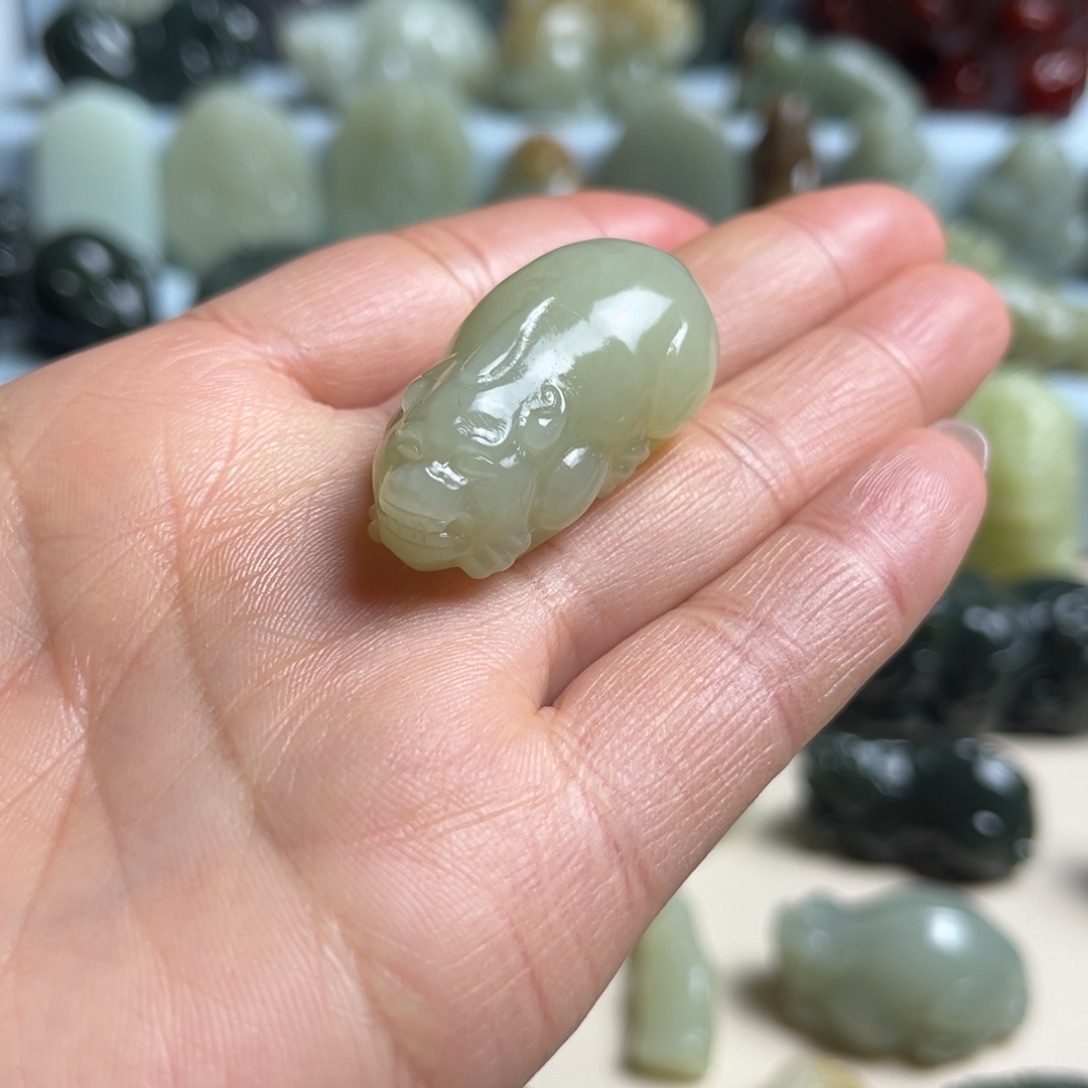 和田玉未镶嵌挂件