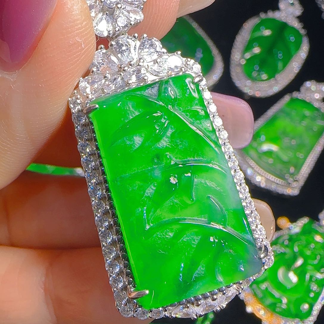 翡翠吊坠(赠链)银S925镶嵌