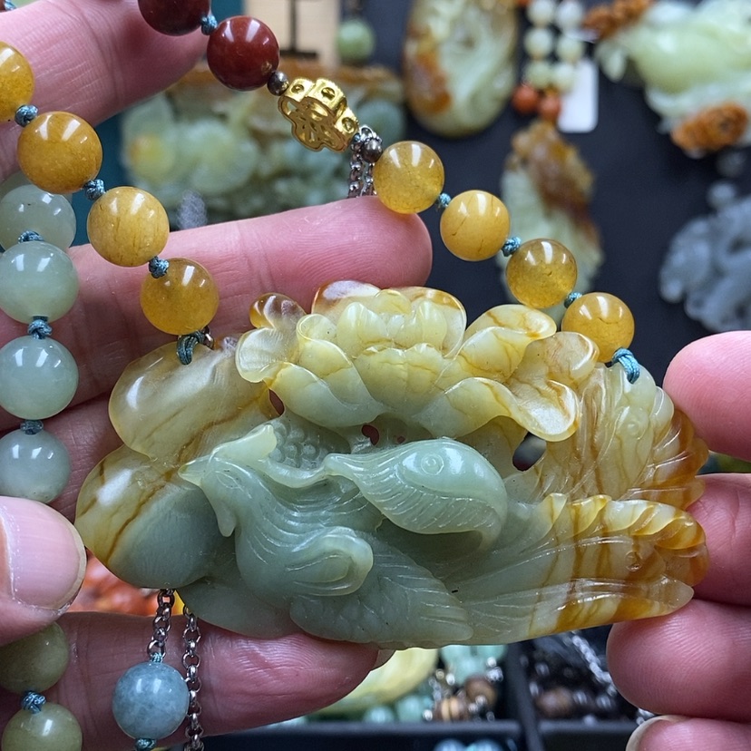 【闪购商品】蛇纹石玉吊坠未镶嵌