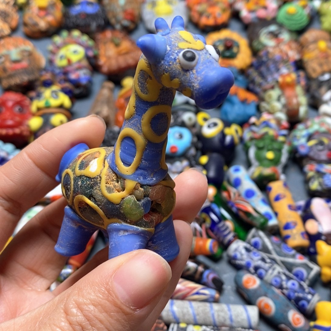 琉璃颈饰印度尼西亚小鹿