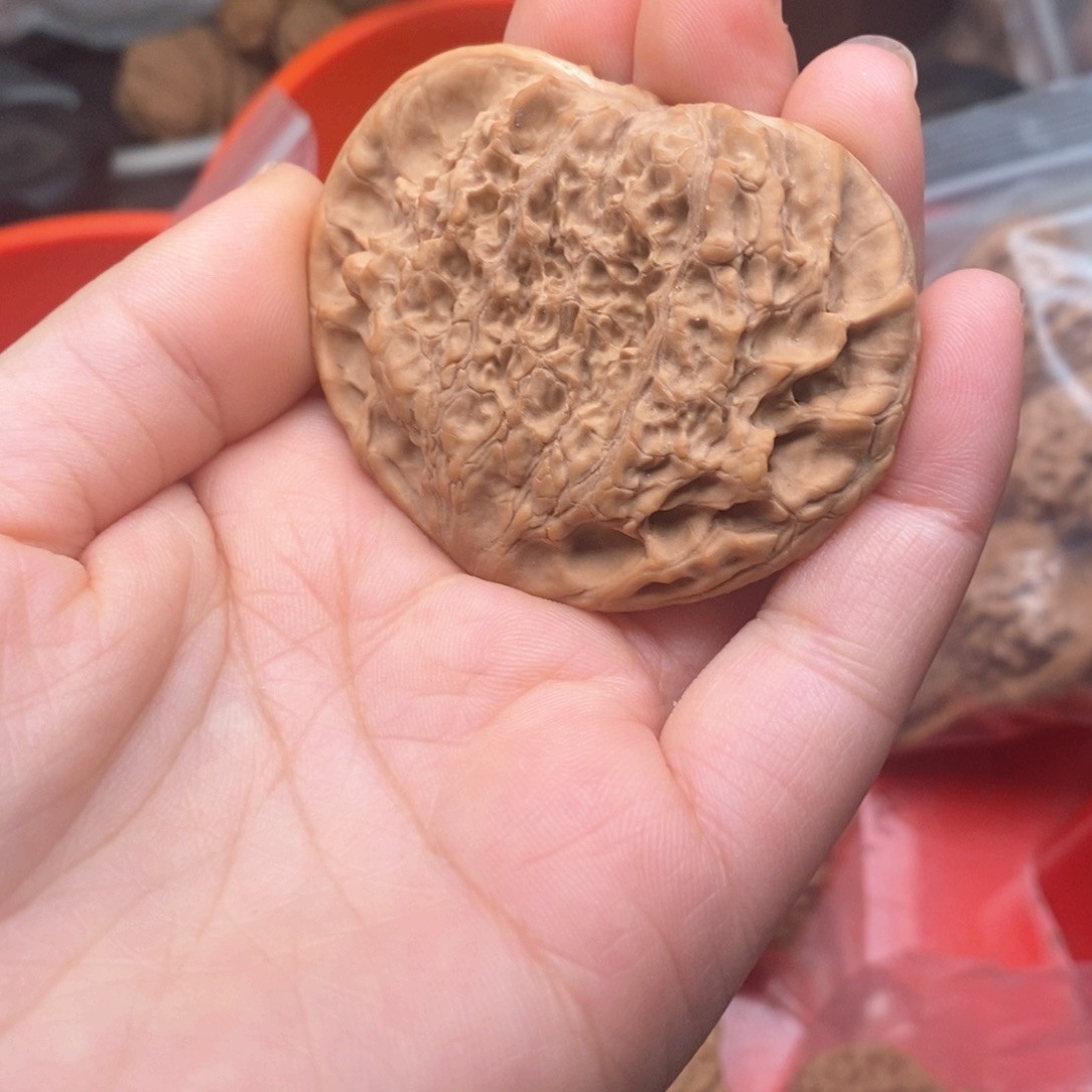 文玩核桃吊坠大歪扁