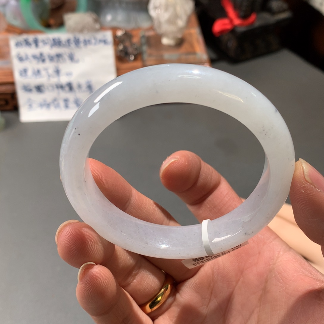 翡翠手镯未镶嵌55.6圈口