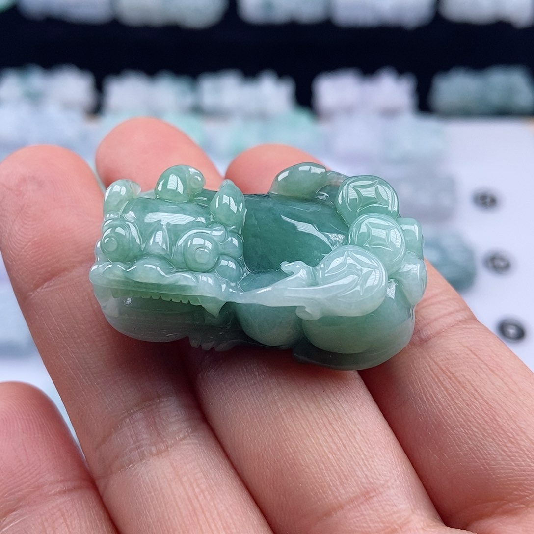 翡翠颈饰未镶嵌翡翠貔貅