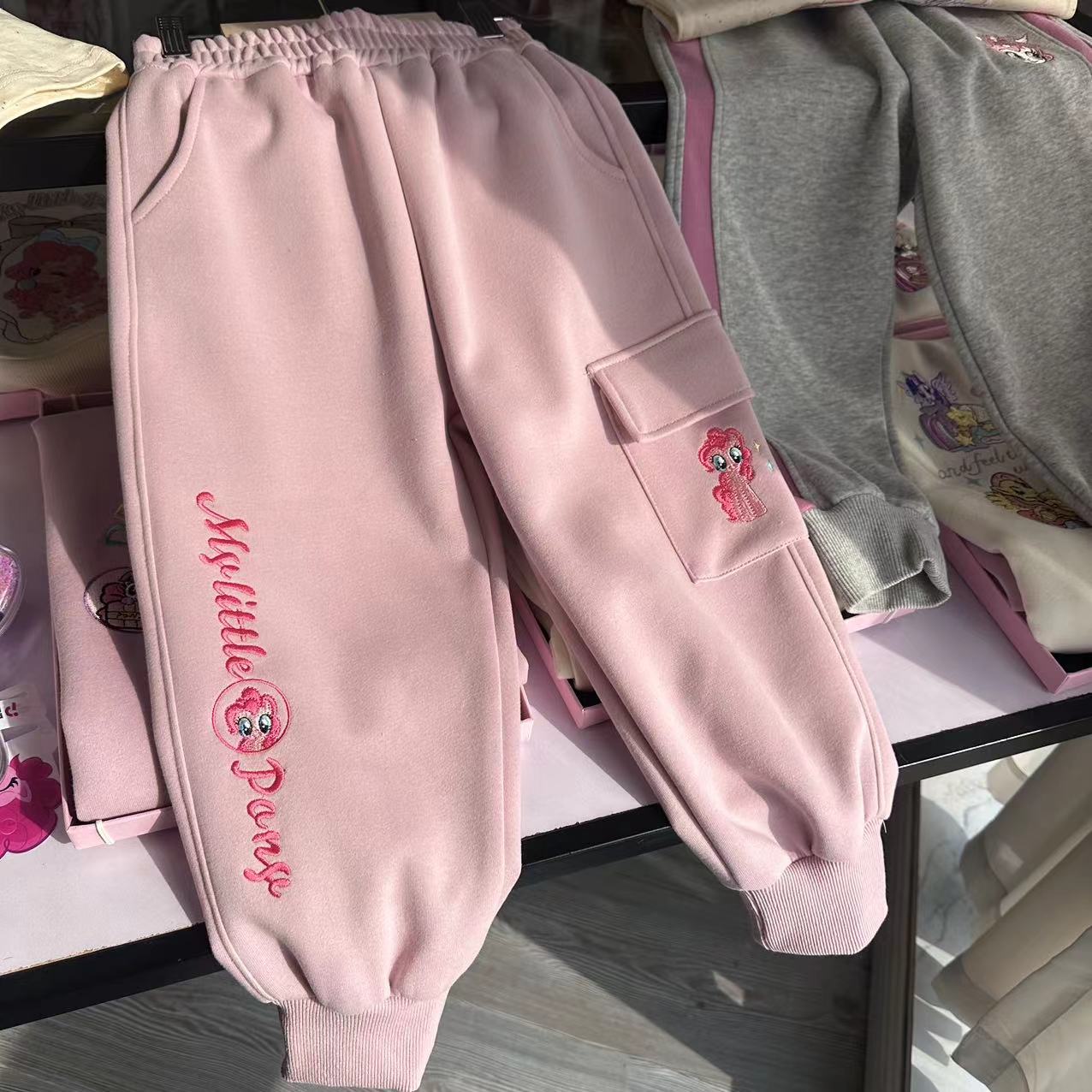 碧琪大口袋裤！2025年早春新款女童春秋不加绒碧琪大口袋休闲裤