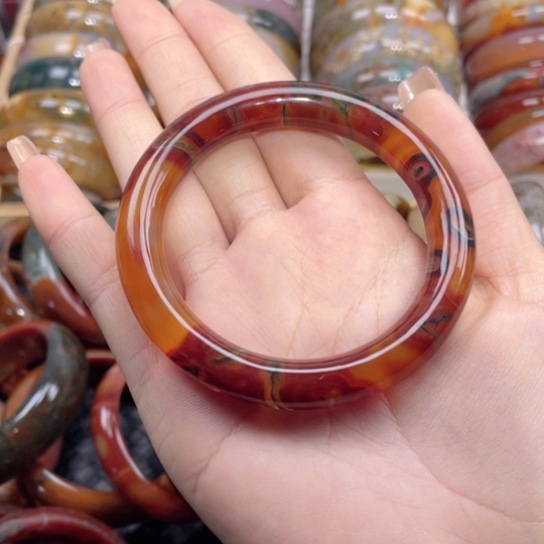 玛瑙/玉髓手镯未镶嵌天****有57