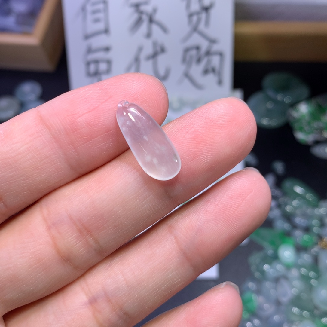 翡翠未镶嵌颈饰福瓜