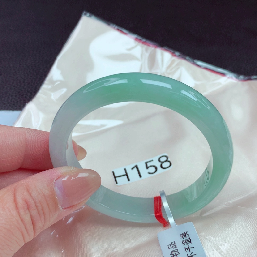 翡翠手镯未镶嵌手镯88