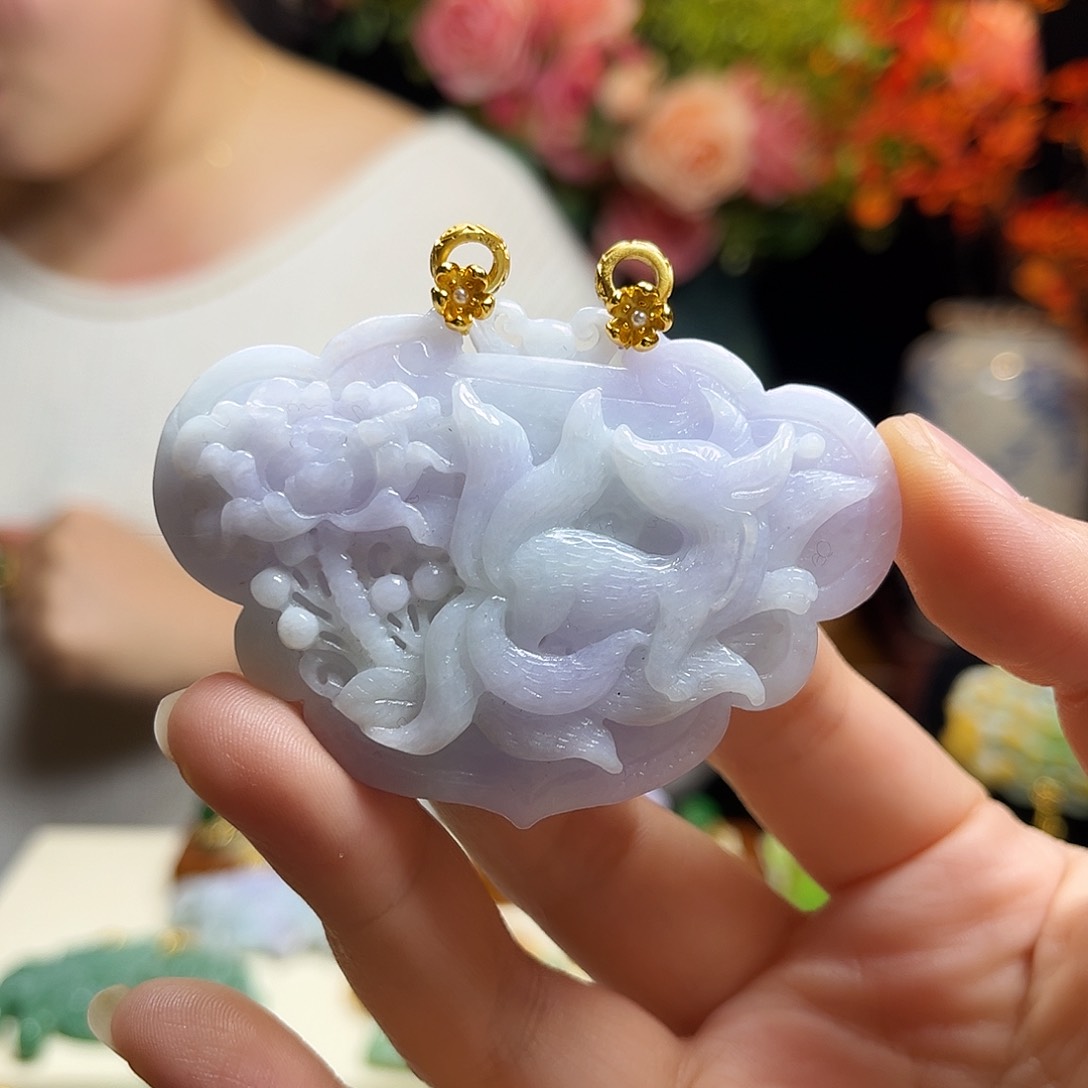 翡翠颈饰未镶嵌九尾