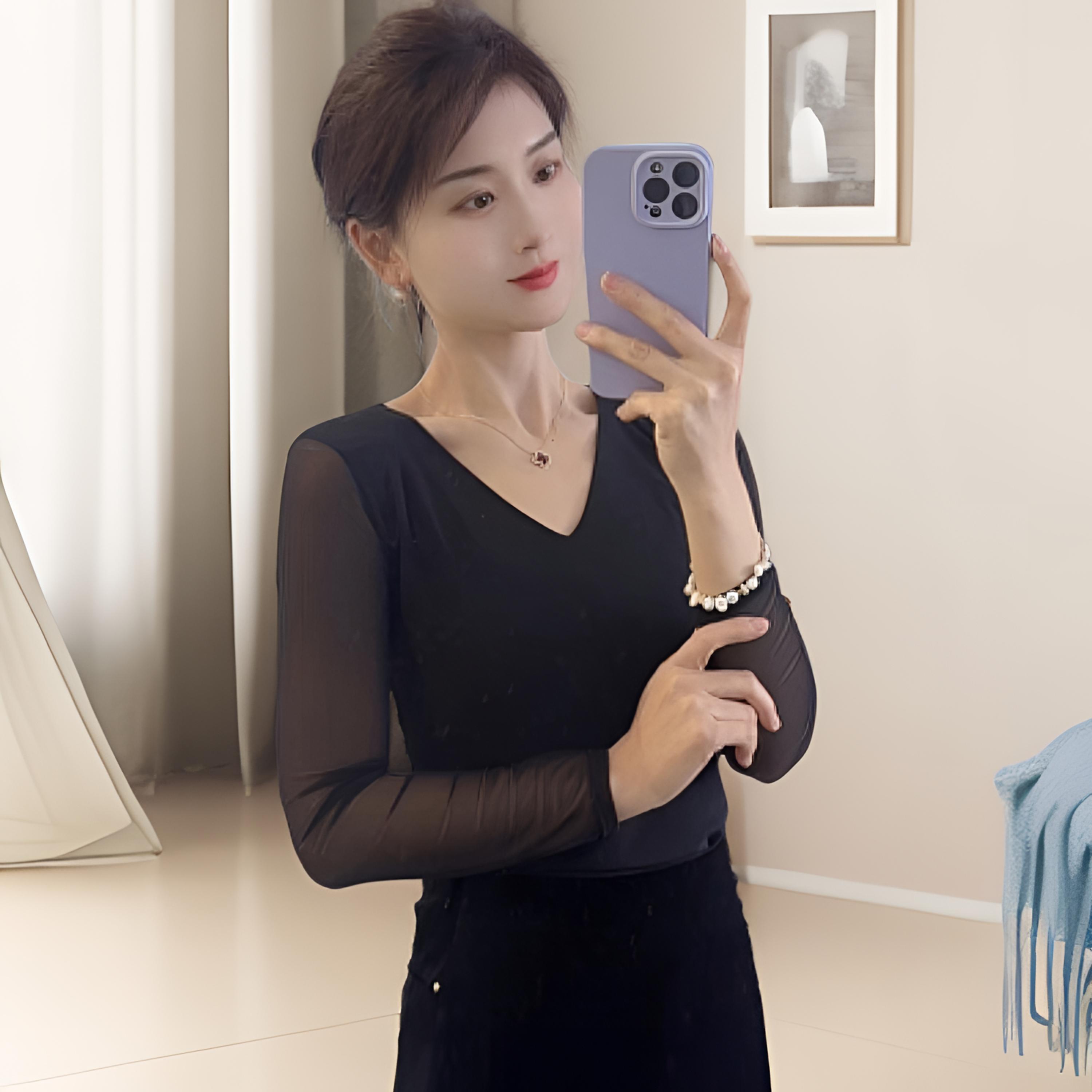 V领蕾丝网纱打底衫长袖气质显瘦内搭