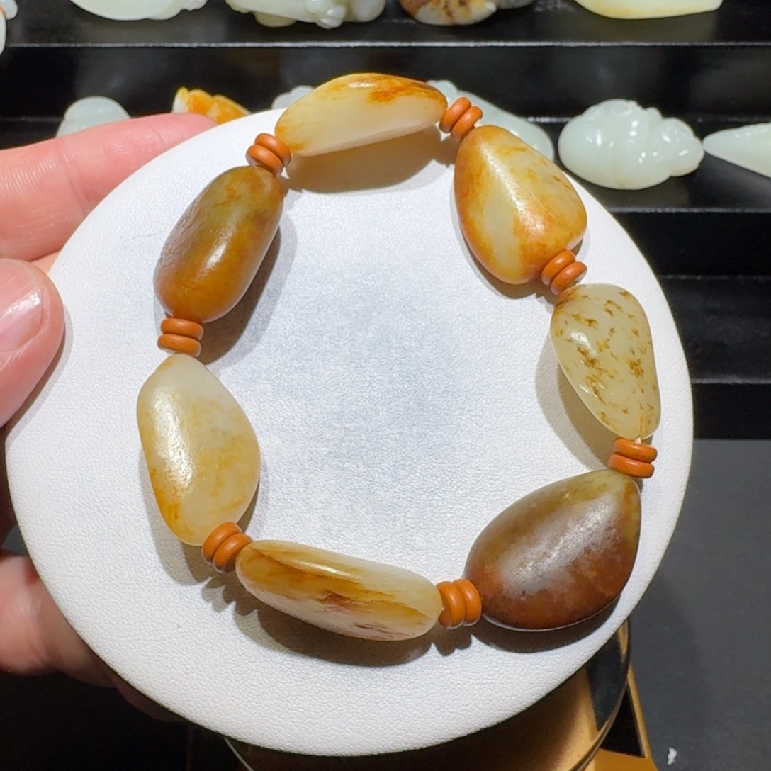 欣***3和田玉未镶嵌颈饰