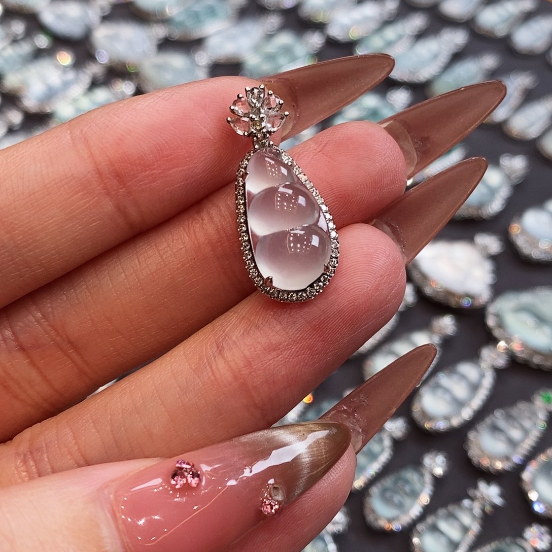 翡翠吊坠(不含链)18K金镶嵌