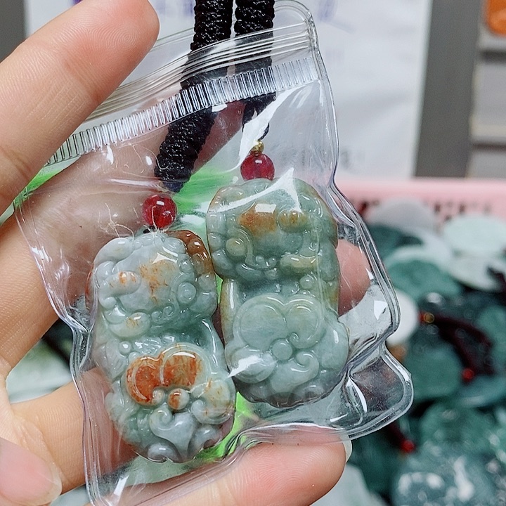 翡翠颈饰未镶嵌纯天然