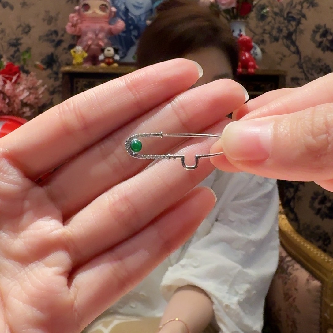 翡翠挂件18K金镶嵌胸针