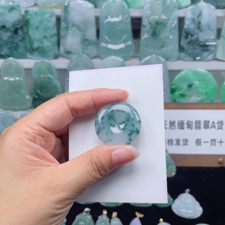 颈饰未镶嵌翡翠平安扣