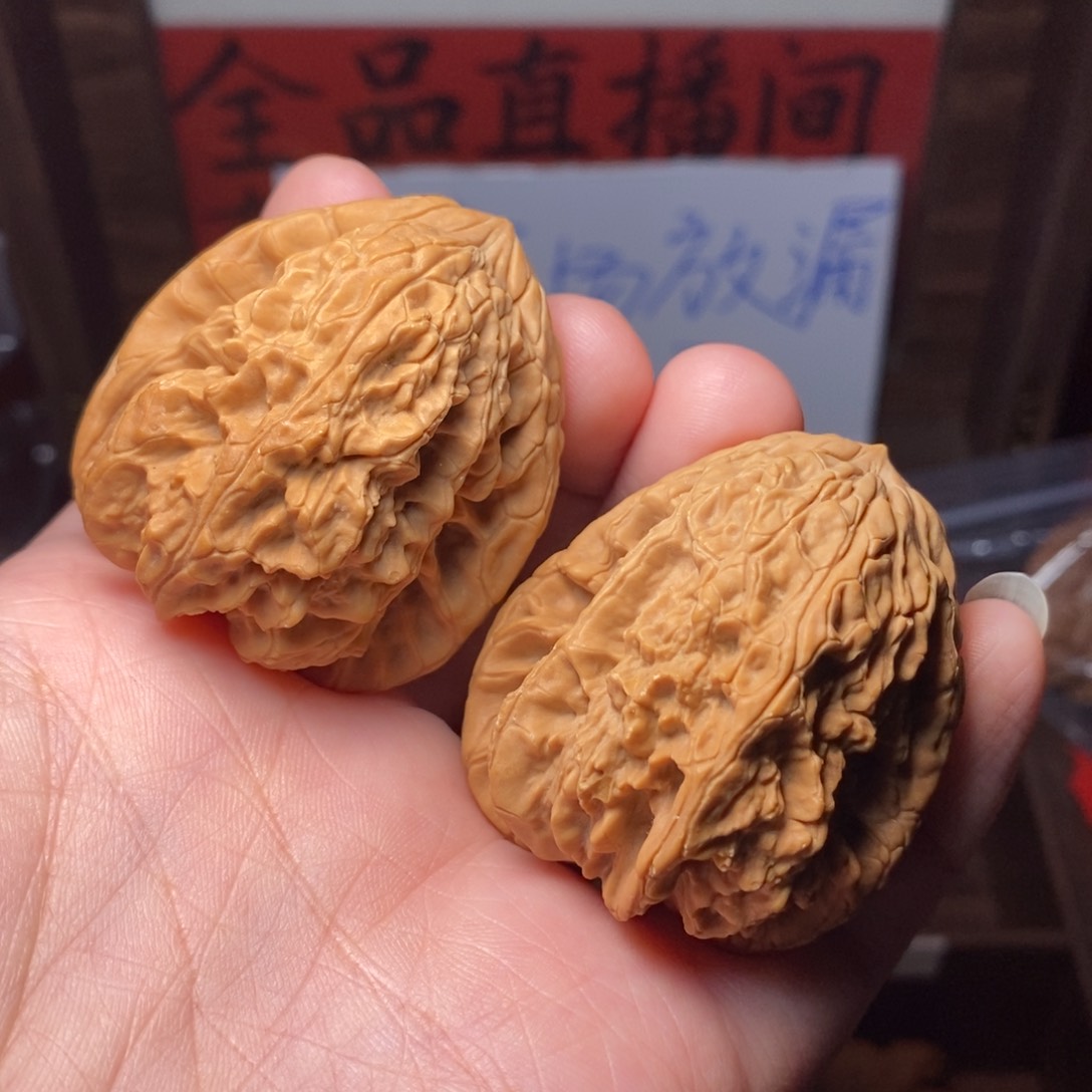 吊坠文玩核桃暴雪