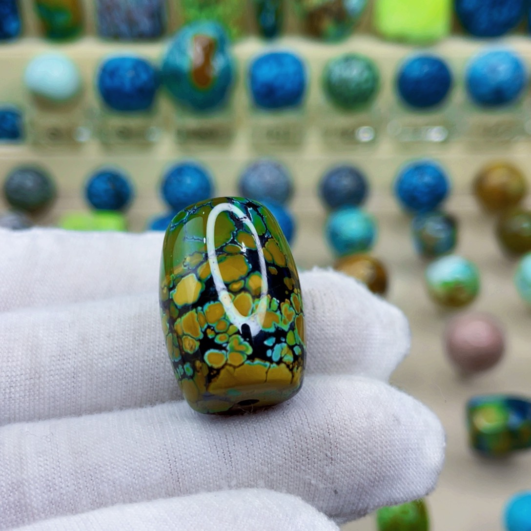 未镶嵌绿松石颈饰