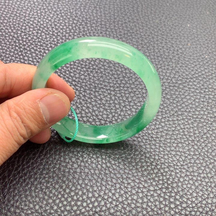 石英质玉手镯未镶嵌王****）