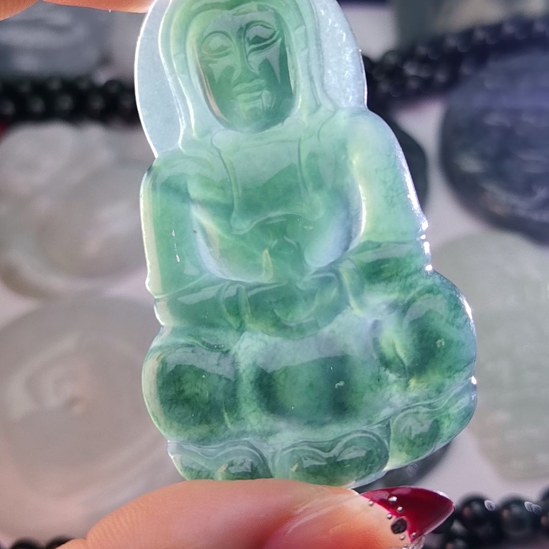 翡翠颈饰未镶嵌天然的A货翡翠多样性发货